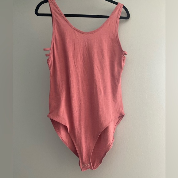 Pink bodysuit with ribbed sides size:Large - Picture 5 of 5
